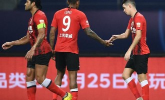 意甲国米补时争议头球绝杀尤文终结五连胜登顶引热议